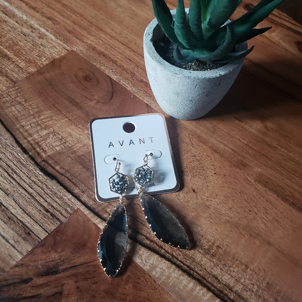 Gray Crystal Drop Earrings with Beaded Accent - Picture 2 of 4